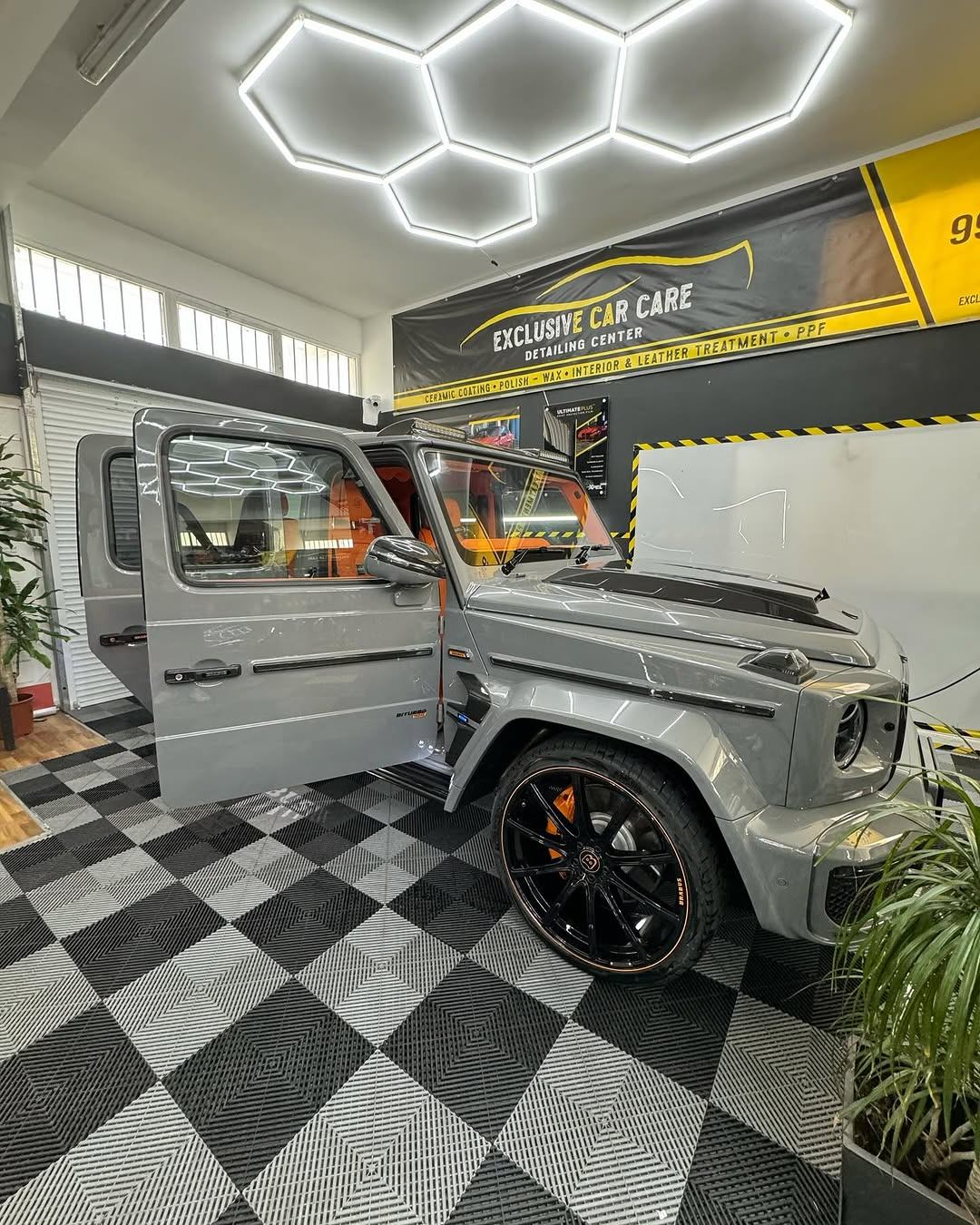 Γκρι Mercedes-AMG G63 στη Λεμεσό