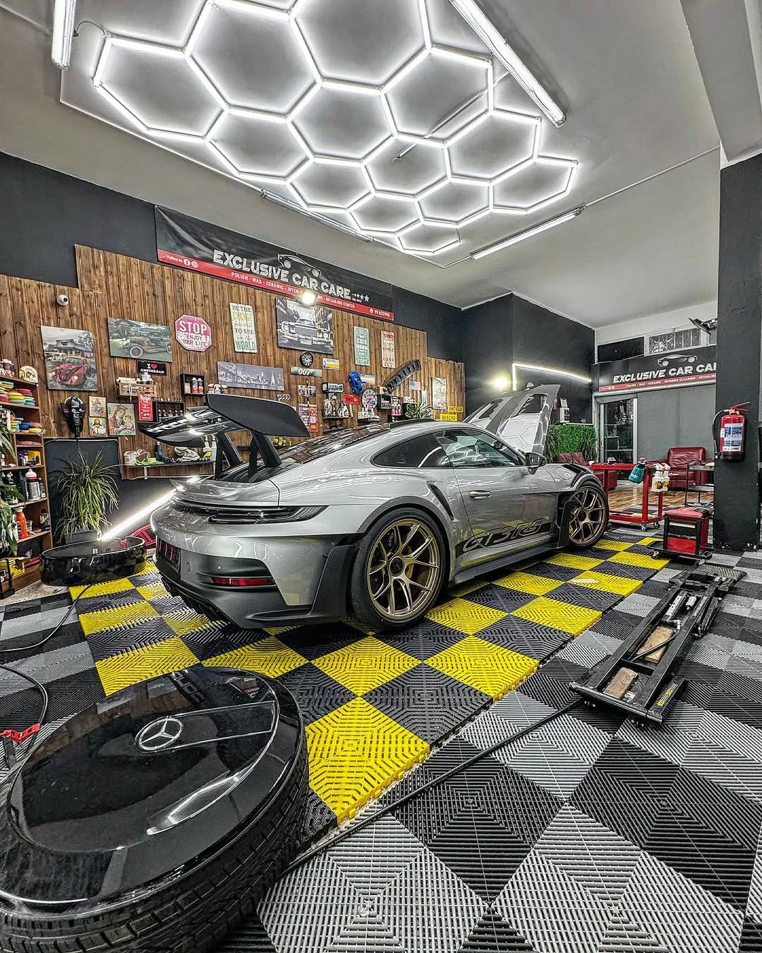 Γκρι Porsche 911 GT3 RS με detailing στη Λεμεσό