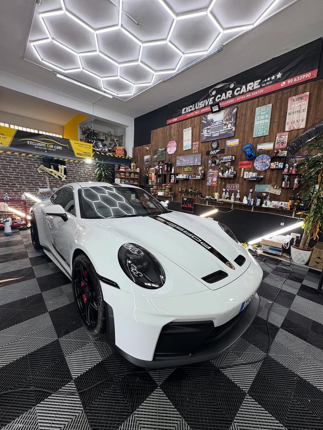 Λευκή Porsche 911 GT3 με PPF στη Λεμεσό